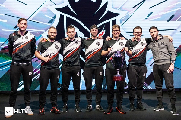 拼向的霞 拼向的霞