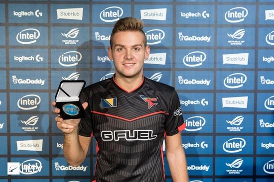 彼此成就 彼此成就